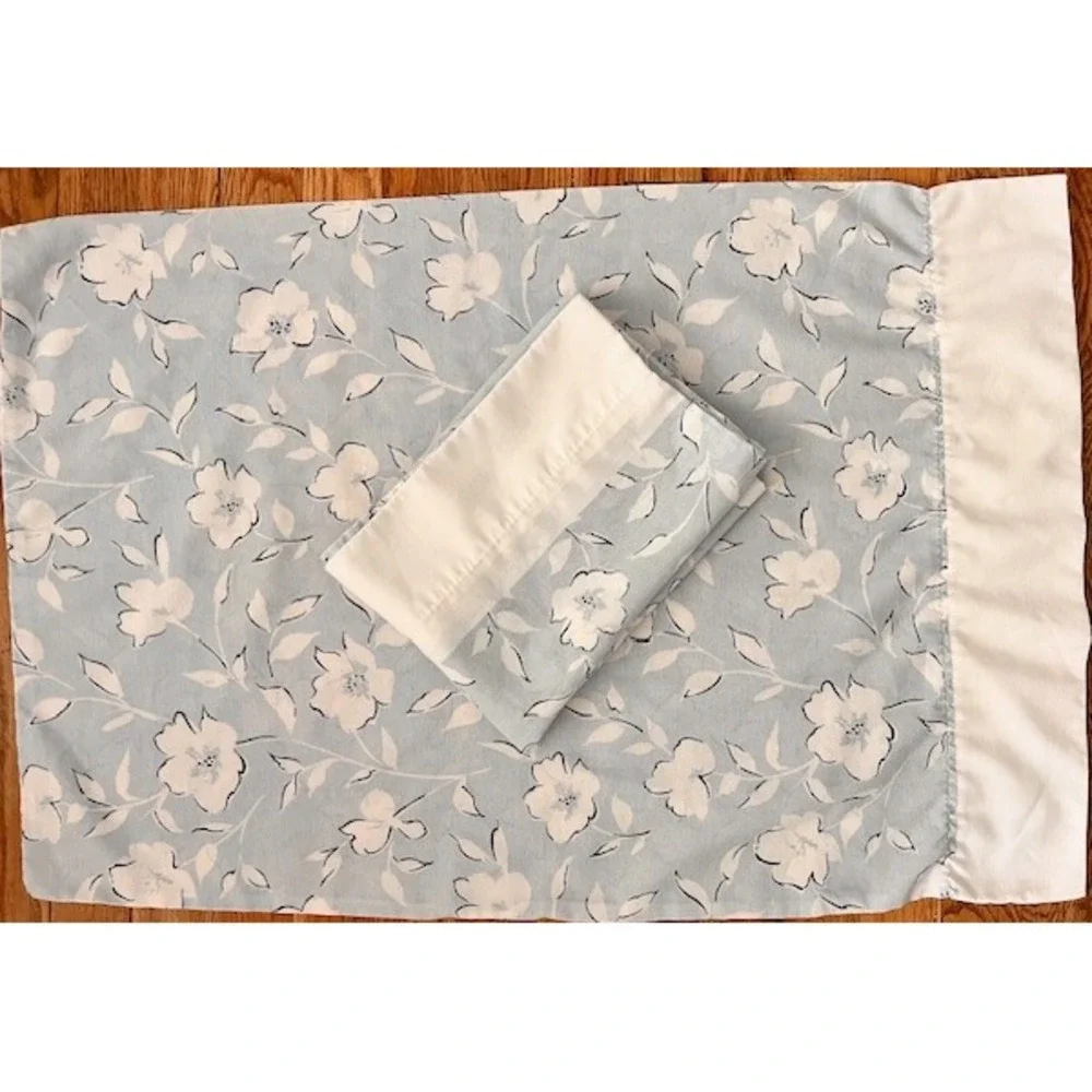 Vintage‎ pair of pillowcases, Westpoint Stevens, blue floral cottagecore floral